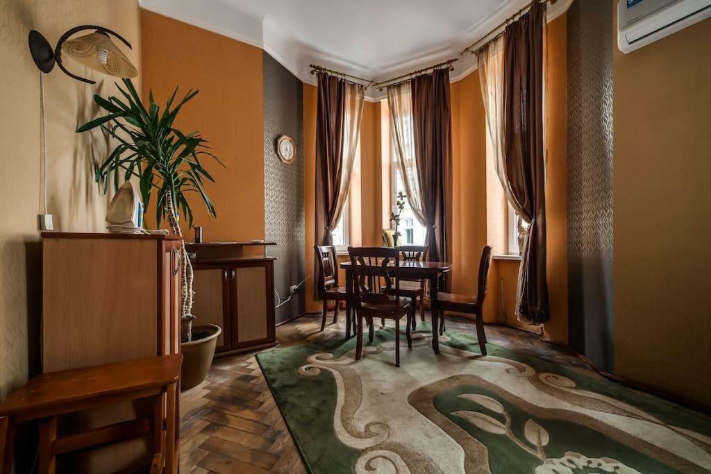 Apartments In The Old City Of Lviv Exterior photo